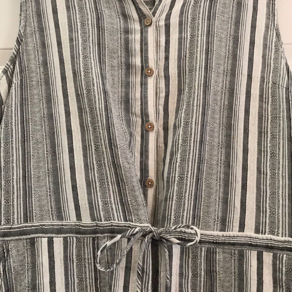 Universal Thread Romper - Picture 2 of 3